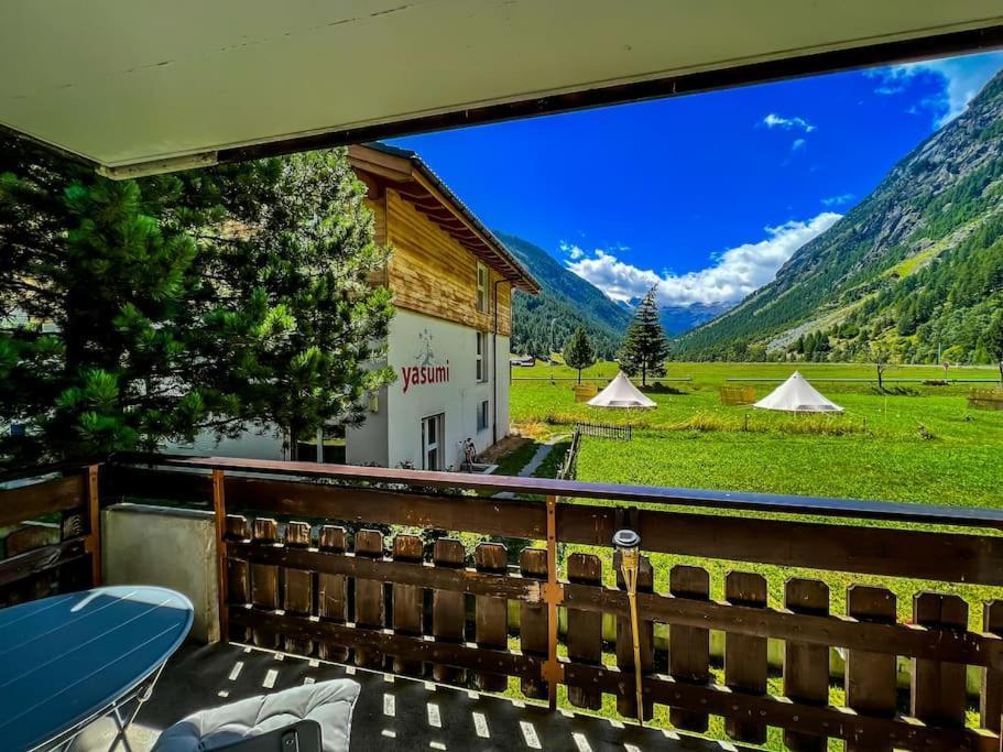 Panorama Apartment For 4 Near Zermatt Täsch Exterior foto